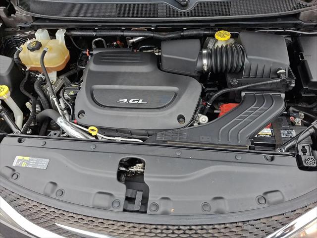 2017 Chrysler Pacifica Touring-L