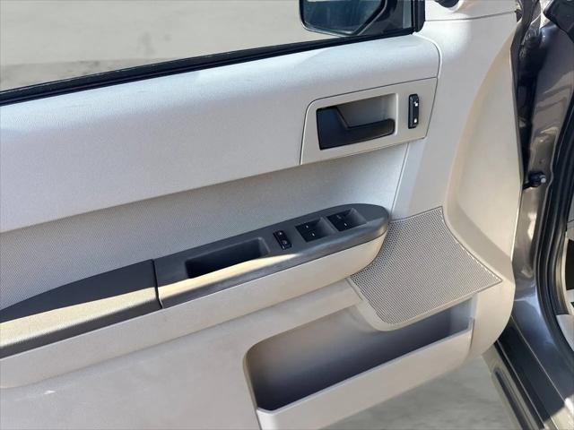 2010 Ford Escape XLS