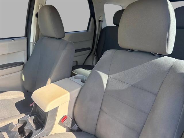 2010 Ford Escape XLS