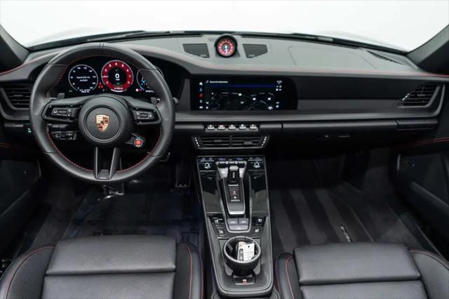 2025 Porsche 911 Carrera 4 GTS Cabriolet