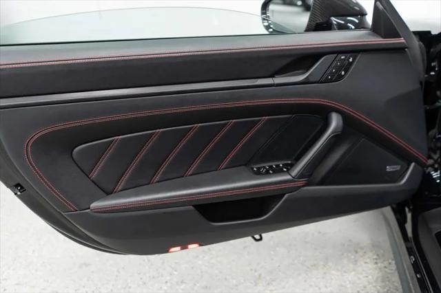2025 Porsche 911 Carrera 4 GTS Cabriolet