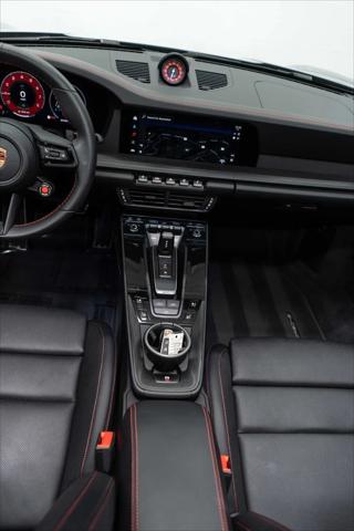 2025 Porsche 911 Carrera 4 GTS Cabriolet