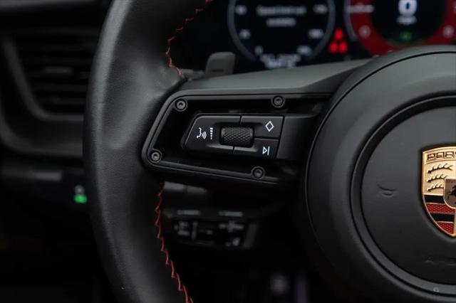 2025 Porsche 911 Carrera 4 GTS Cabriolet