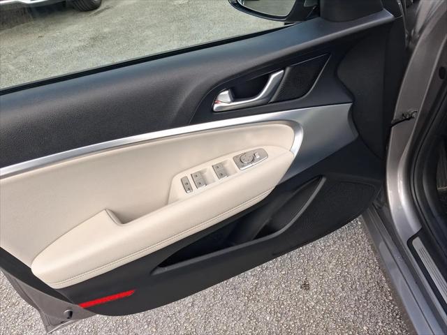 2025 Genesis G70 2.5T RWD