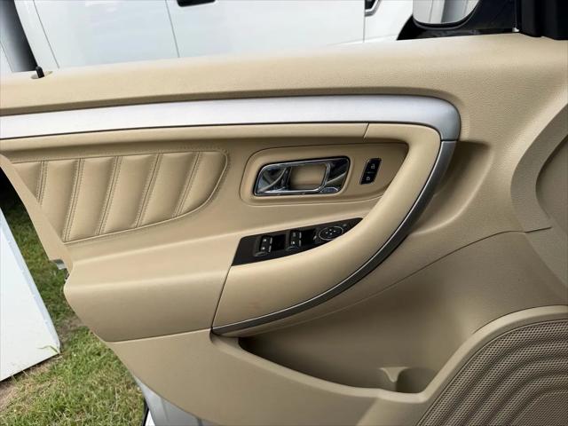 2017 Ford Taurus SE