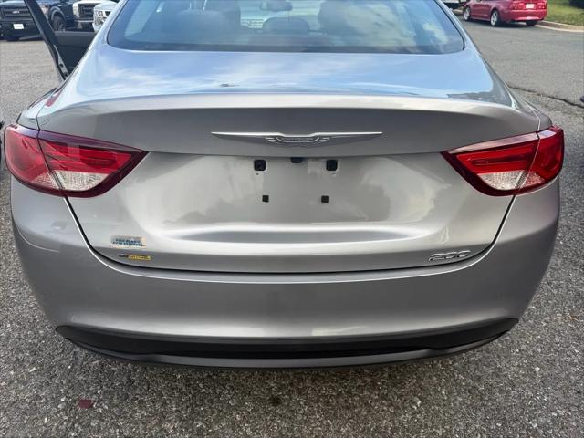 2016 Chrysler 200 LX