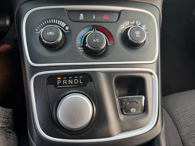 2016 Chrysler 200 LX