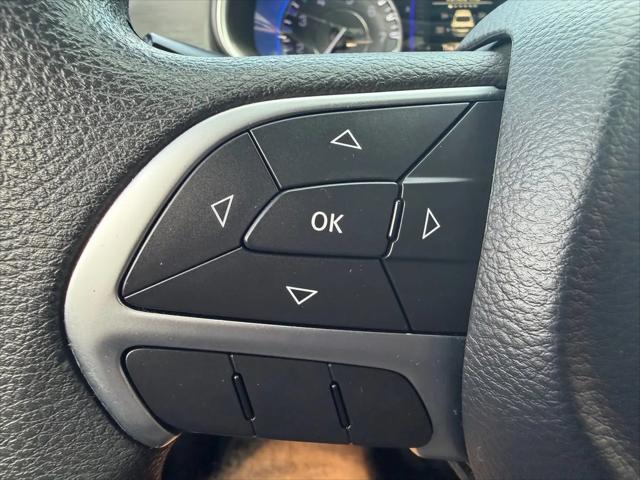 2016 Chrysler 200 LX