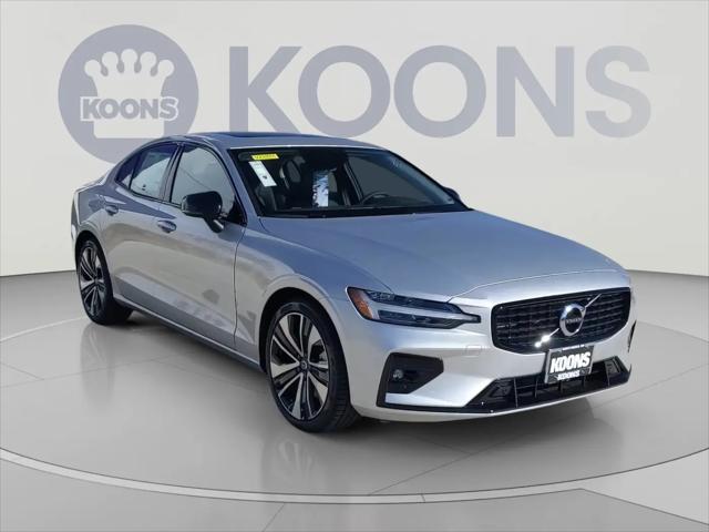 2022 Volvo S60 Momentum