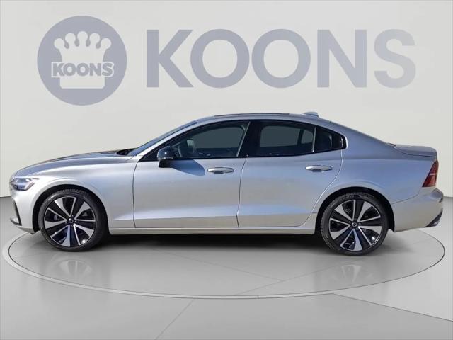 2022 Volvo S60 Momentum