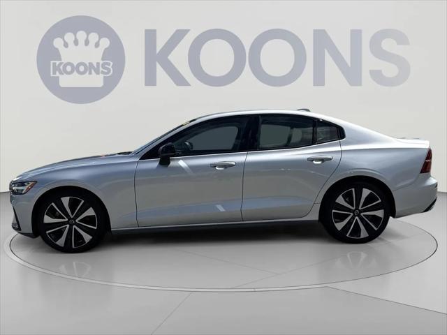 2022 Volvo S60 Momentum
