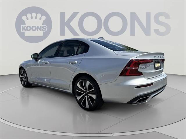 2022 Volvo S60 Momentum