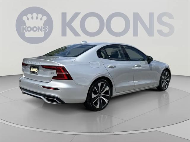 2022 Volvo S60 Momentum