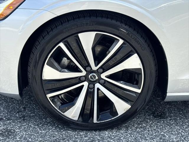 2022 Volvo S60 Momentum