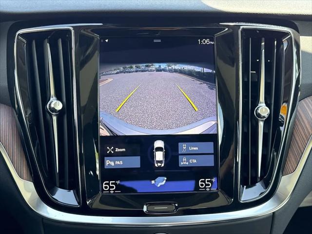2022 Volvo S60 Momentum