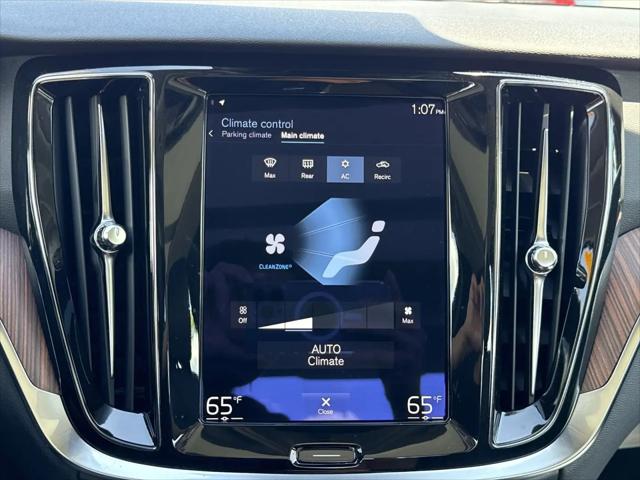 2022 Volvo S60 Momentum