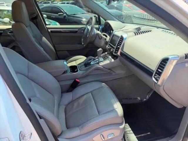 2013 Porsche Cayenne Cayenne