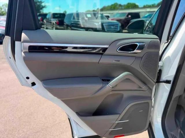 2013 Porsche Cayenne Cayenne