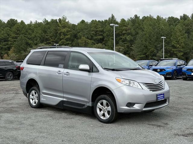 2015 Toyota Sienna LE for sale in Chantilly, VA