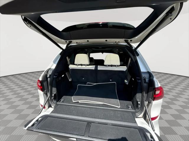 2021 BMW X7 M50i