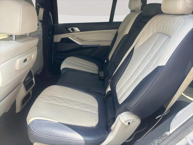 2021 BMW X7 M50i