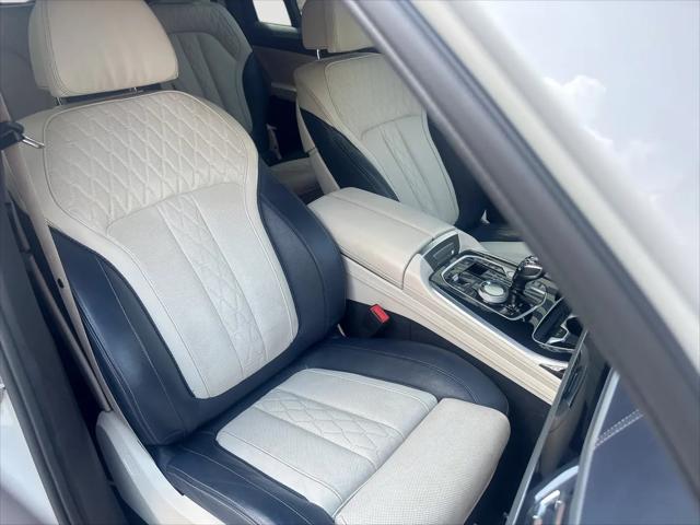 2021 BMW X7 M50i