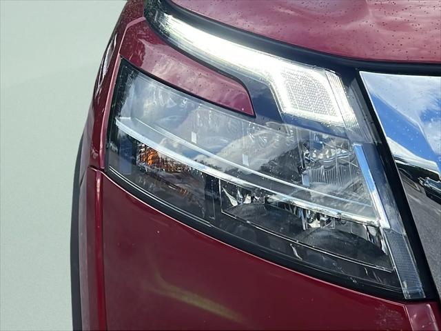 2023 Nissan Pathfinder SL 4WD