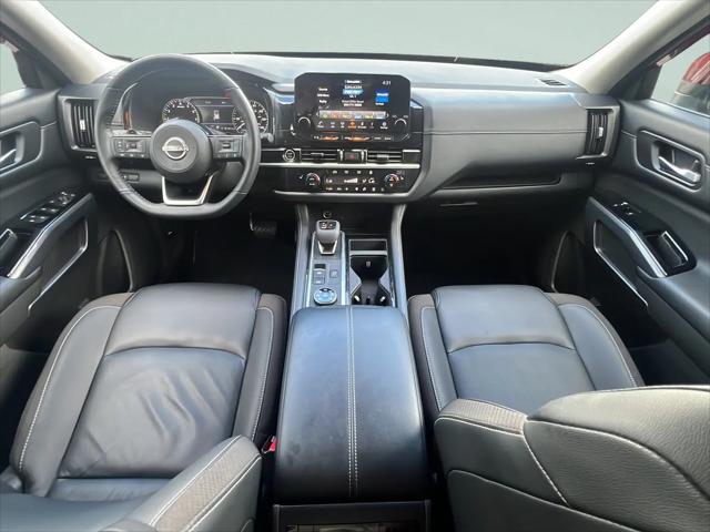 2023 Nissan Pathfinder SL 4WD