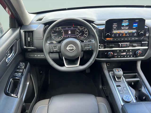 2023 Nissan Pathfinder SL 4WD