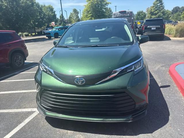 2021 Toyota Sienna LE