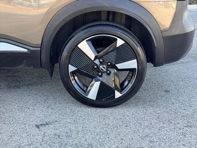 2025 Nissan Kicks SR FWD
