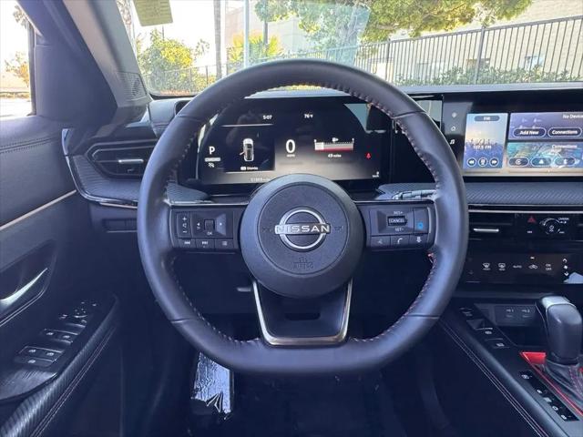 2025 Nissan Kicks SR FWD