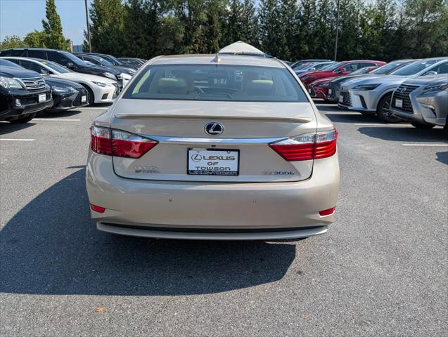 2015 Lexus ES 300h ES 300h