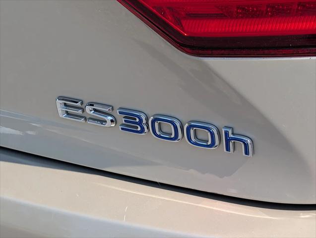 2015 Lexus ES 300h ES 300h