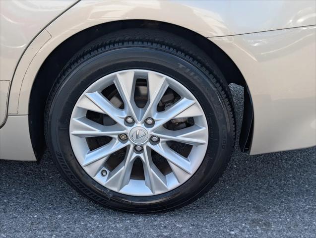 2015 Lexus ES 300h ES 300h