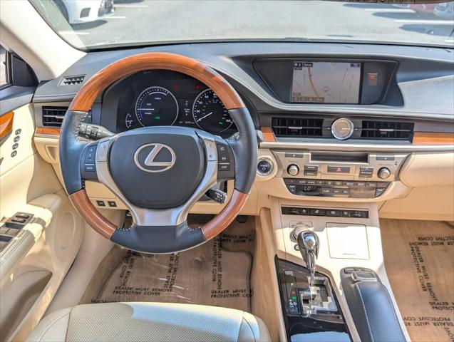 2015 Lexus ES 300h ES 300h