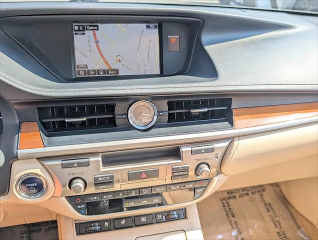 2015 Lexus ES 300h ES 300h