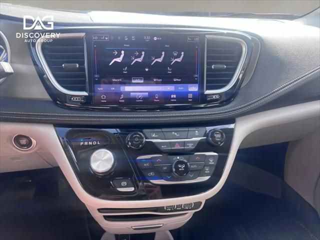 2023 Chrysler Pacifica Hybrid Touring L