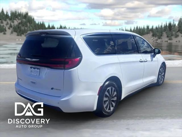 2023 Chrysler Pacifica Hybrid Touring L