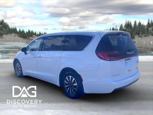 2023 Chrysler Pacifica Hybrid Touring L