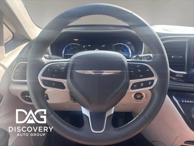 2023 Chrysler Pacifica Hybrid Touring L