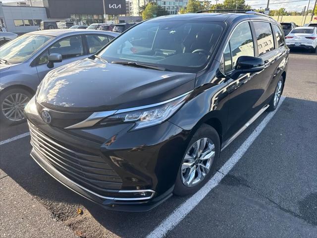 2025 Toyota Sienna Limited for sale in Beaverton, OR