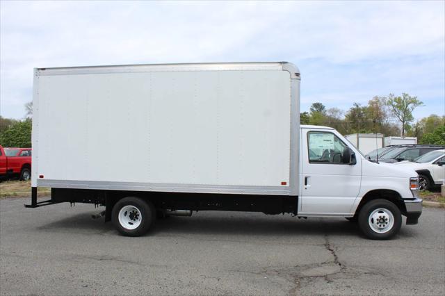 2027 Ford E-350 Cutaway E-350