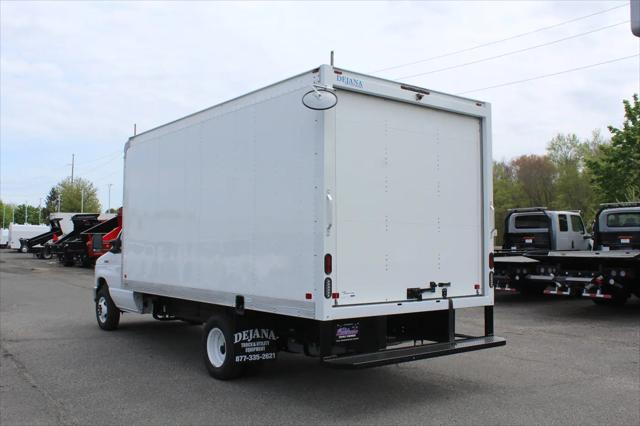 2027 Ford E-350 Cutaway E-350