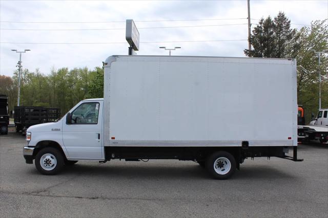 2027 Ford E-350 Cutaway E-350