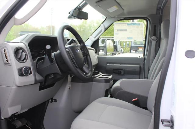 2027 Ford E-350 Cutaway E-350