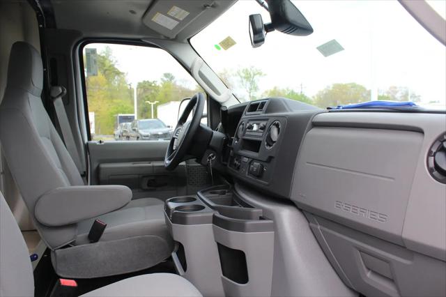2027 Ford E-350 Cutaway E-350