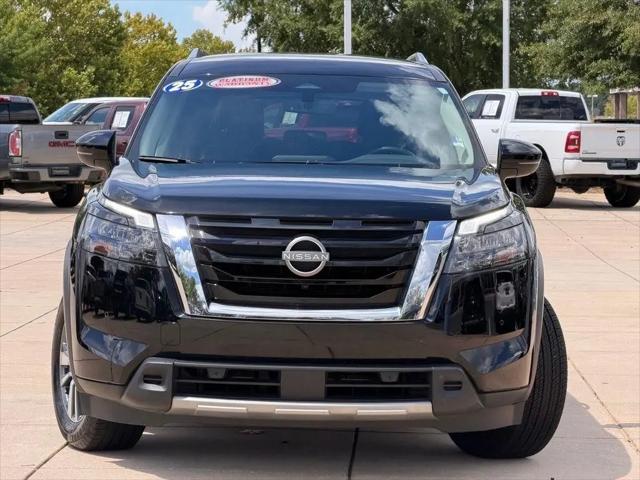 2025 Nissan Pathfinder SL FWD
