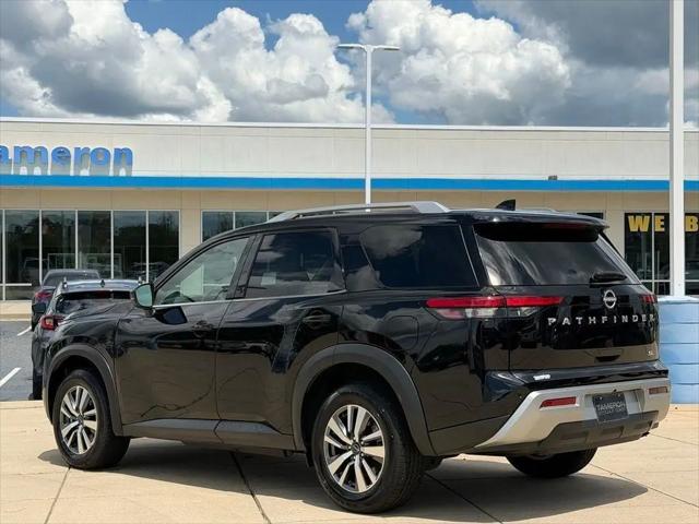 2025 Nissan Pathfinder SL FWD