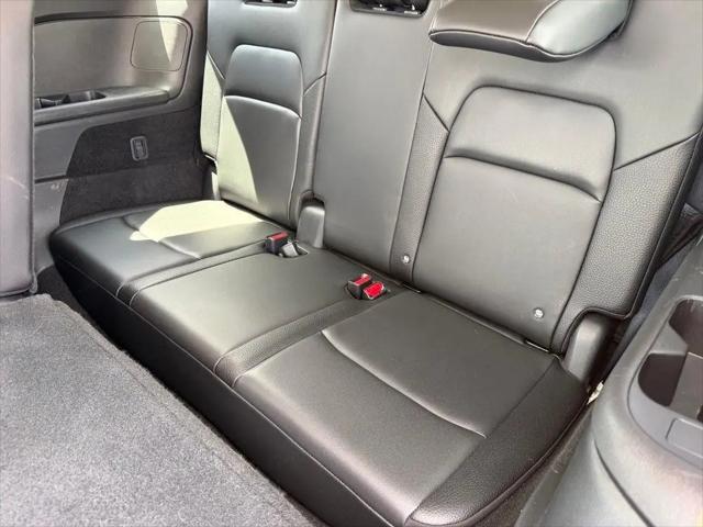 2025 Nissan Pathfinder SL FWD